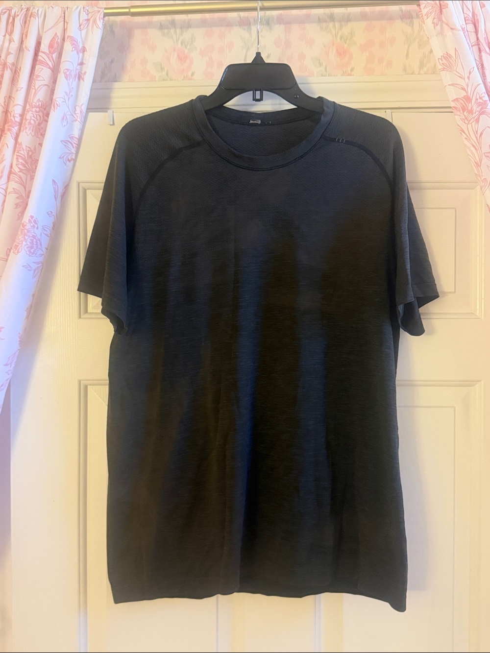 Men's Lululemon Black Short-Sleeve Crewneck Shirt
